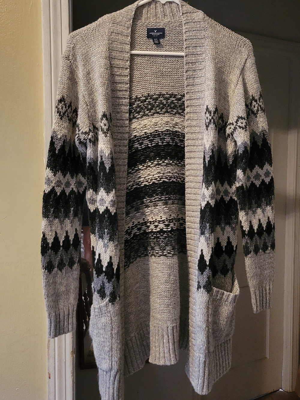 American Eagle Outfitters Cream and Black Patterned Open Cardigan